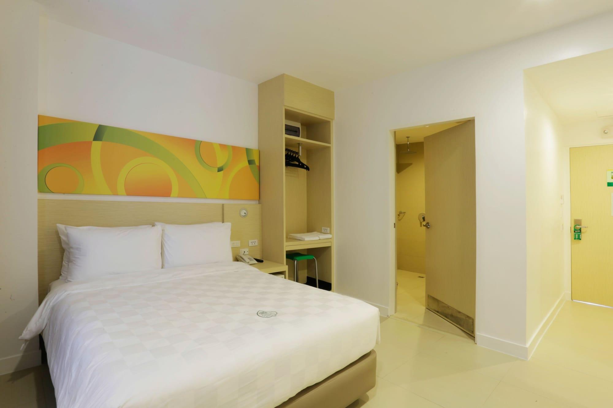 Go Hotels Timog Кесон Сити Екстериор снимка