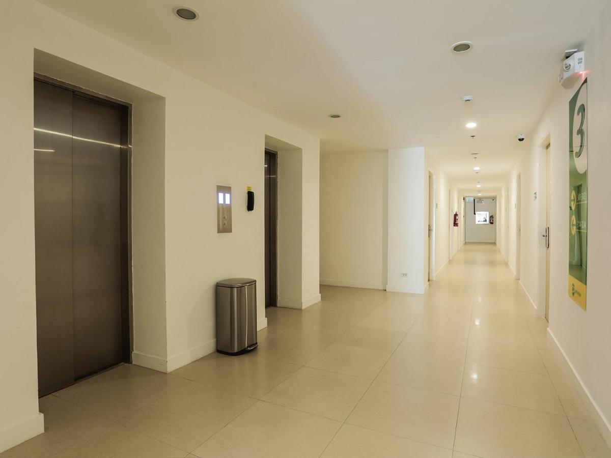 Go Hotels Timog Кесон Сити Екстериор снимка