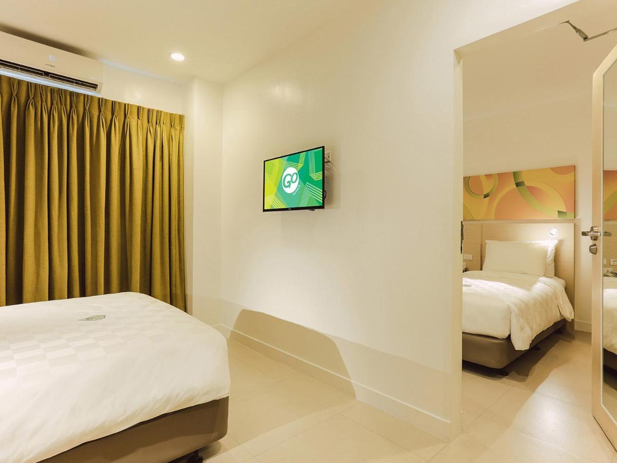 Go Hotels Timog Кесон Сити Екстериор снимка