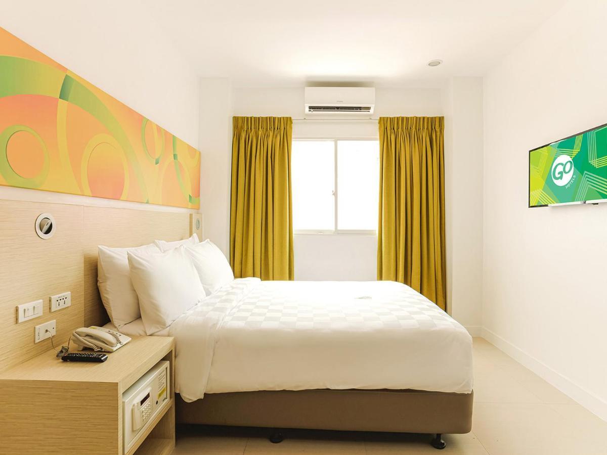 Go Hotels Timog Кесон Сити Екстериор снимка