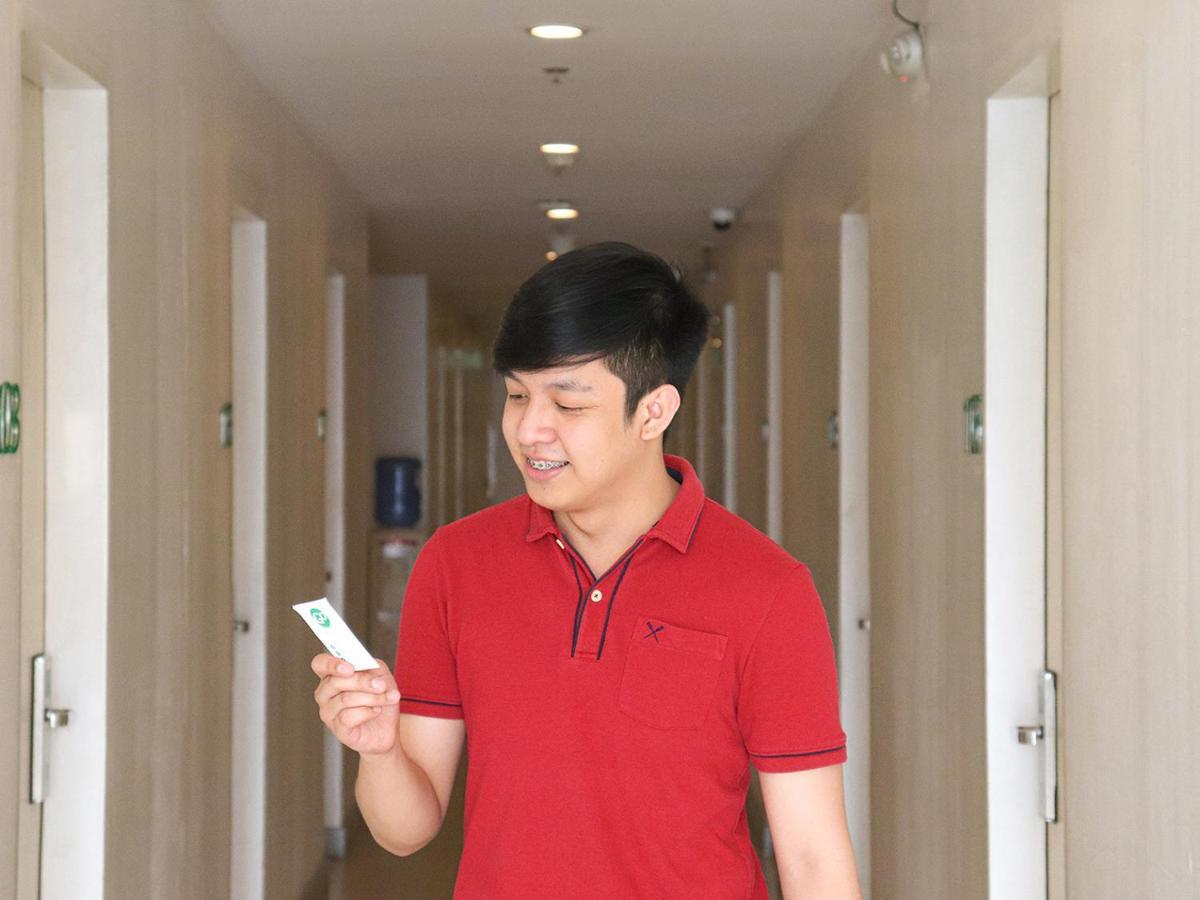 Go Hotels Timog Кесон Сити Екстериор снимка