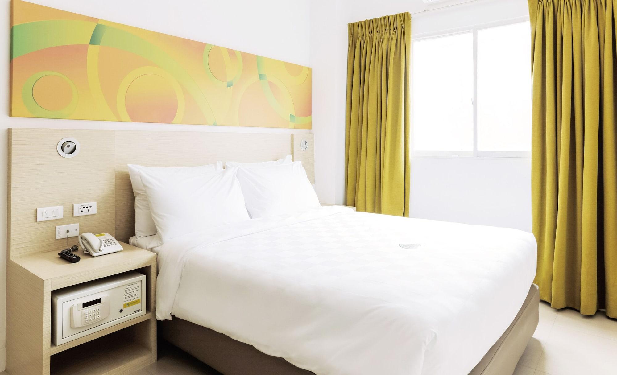 Go Hotels Timog Кесон Сити Екстериор снимка