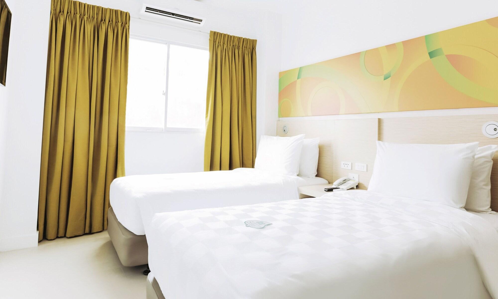 Go Hotels Timog Кесон Сити Екстериор снимка